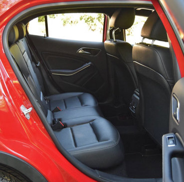 Used 2018 Mercedes-Benz GLA 250 4MATIC image 37