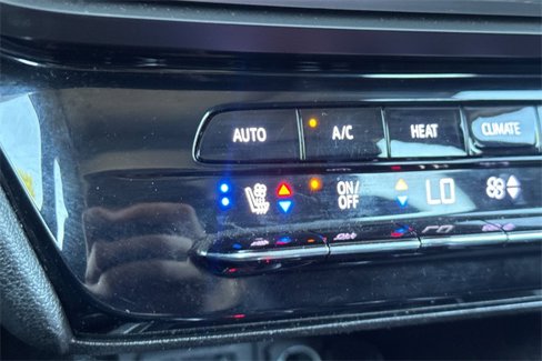 Used 2022 Chevrolet Bolt EUV Premier w/ Sun & Sound Package image 29