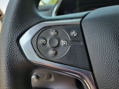 Used 2021 Chevrolet Traverse LS image 17