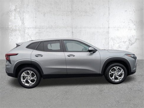 Certified 2024 Chevrolet Trax LS w/ LS Convenience Package image 3