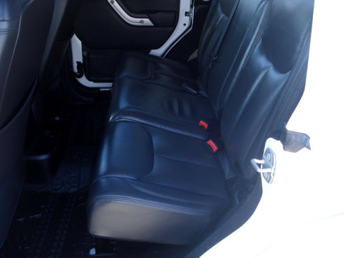 Used 2016 Jeep Wrangler Unlimited Sahara w/ Connectivity Group image 31