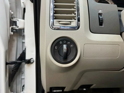 Used 2011 MAZDA Tribute i Sport image 17