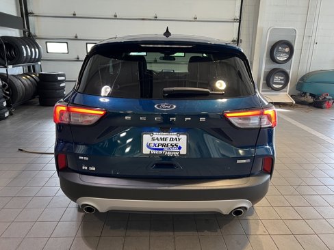 Used 2020 Ford Escape SE image 10