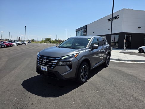 Used 2024 Nissan Rogue SV image 1