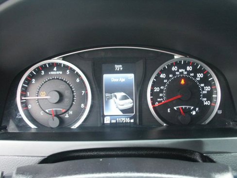 Used 2015 Toyota Camry SE image 10