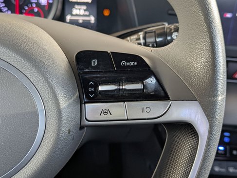Used 2021 Hyundai Elantra SEL image 25