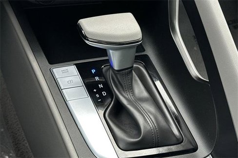 Certified 2024 Hyundai Elantra SEL image 22