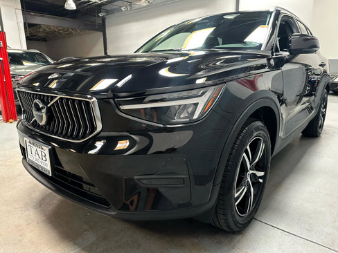 Used 2024 Volvo XC40 B5 Core w/ Climate Package image 6