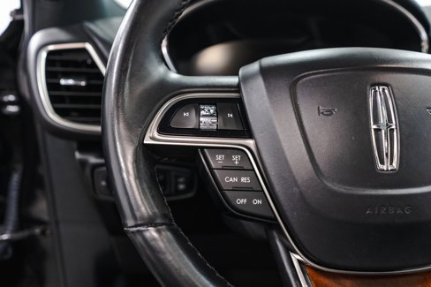 Used 2020 Lincoln Nautilus Reserve image 11