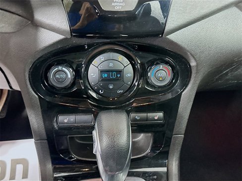 Used 2014 Ford Fiesta Titanium image 15