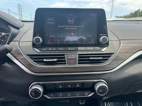 Used 2024 Nissan Altima 2.5 SV image 21