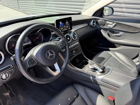 Used 2016 Mercedes-Benz C 300 4MATIC Sedan image 4