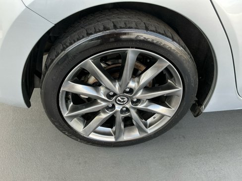 Used 2018 MAZDA MAZDA3 Touring image 19