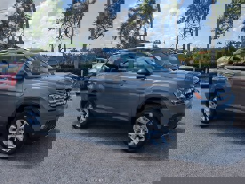 Used 2019 Volkswagen Atlas SE w/ Towing Package image 2