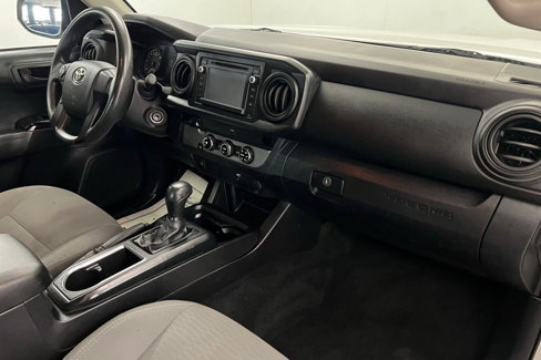 Used 2016 Toyota Tacoma SR image 24