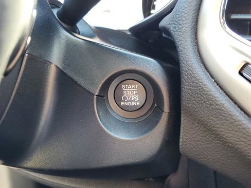 Used 2021 Jeep Compass Latitude image 47