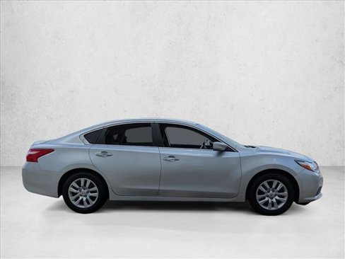 Used 2017 Nissan Altima 2.5 S image 4