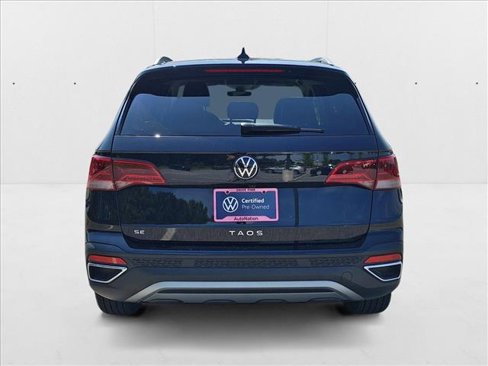 Certified 2024 Volkswagen Taos SE image 6