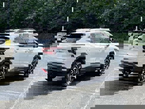 New 2025 Chevrolet Trax RS w/ Sunroof Package image 3