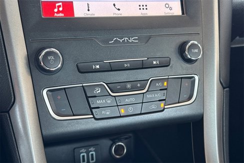 Used 2019 Ford Fusion SE image 29