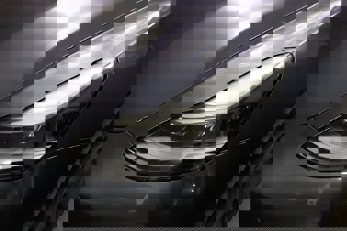 Used 2023 Tesla Model 3 Standard Range image 5