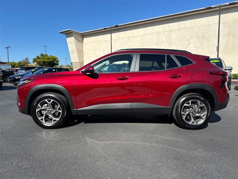 Used 2025 Chevrolet Trax LT image 7