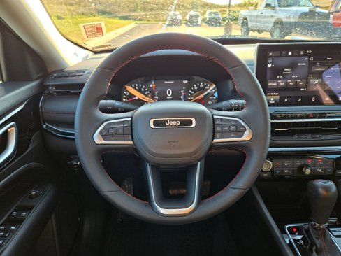 Used 2022 Jeep Compass Trailhawk image 19