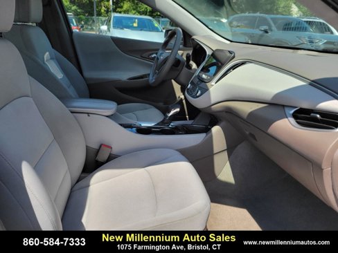 Used 2023 Chevrolet Malibu LT image 11