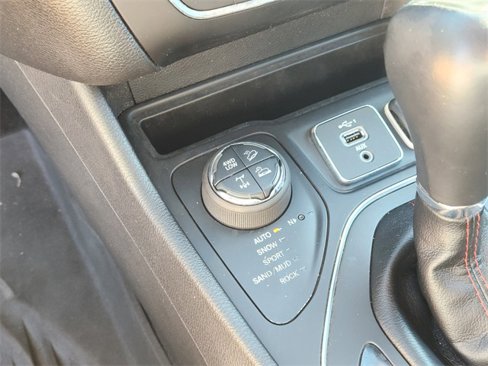 Certified 2020 Jeep Cherokee Trailhawk w/ Comfort/Convenience Group image 22