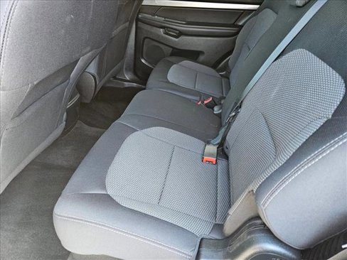 Used 2018 Ford Explorer XLT image 18