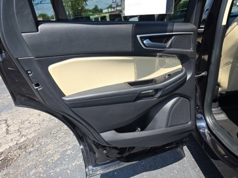 Used 2019 Ford Edge SEL image 30