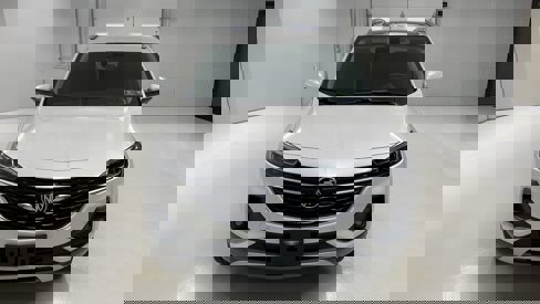 Used 2022 Buick Encore GX Essence w/ Advanced Technology Package image 3