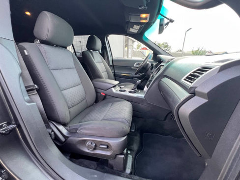 Used 2015 Ford Explorer XLT w/ Equipment Group 201A image 19