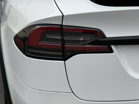 Used 2022 Tesla Model X Plaid image 26