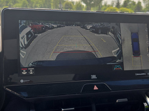 Used 2021 Toyota Venza Limited image 17