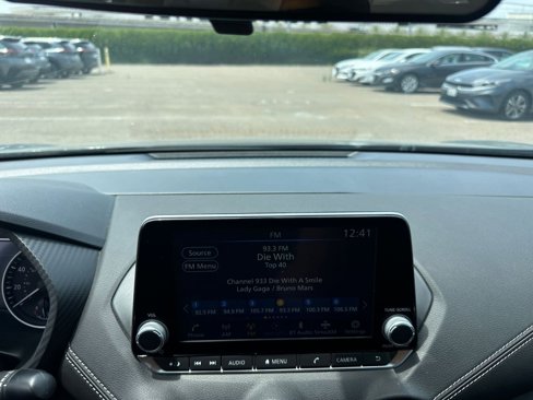 Used 2024 Nissan Sentra SV image 18
