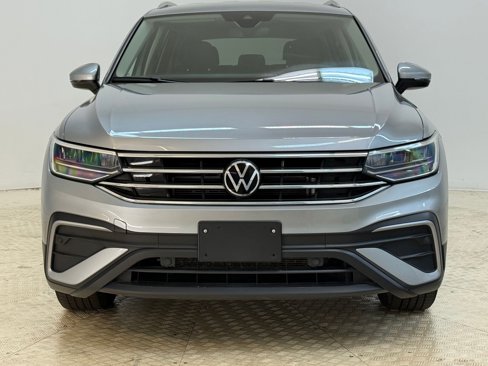Used 2024 Volkswagen Tiguan SE image 6