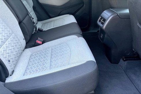 Used 2023 Chevrolet Equinox LT w/ Driver Convenience Package image 18