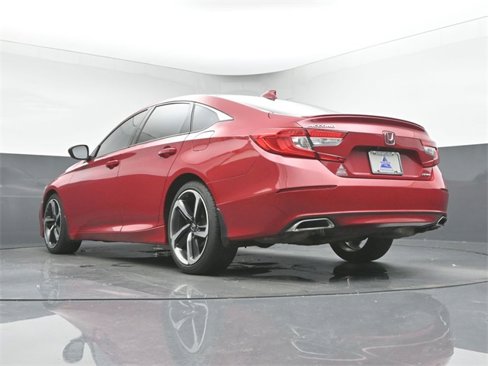 Used 2018 Honda Accord Sport image 14