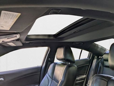 Used 2020 Dodge Charger SXT w/ Leather Interior Group image 11