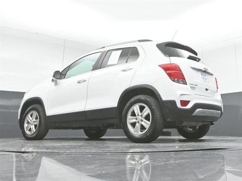 Used 2017 Chevrolet Trax LT w/ Sun & Sound Package image 34