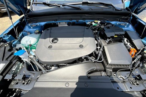 New 2025 Volvo XC40 B5 Core w/ Climate Package image 14