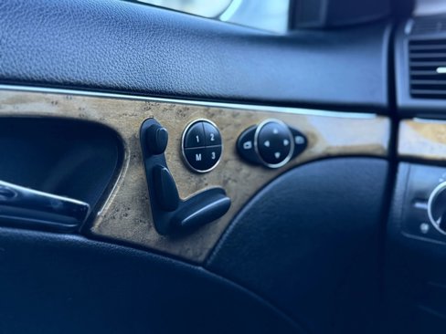 Used 2008 Mercedes-Benz E 350 Sedan image 38