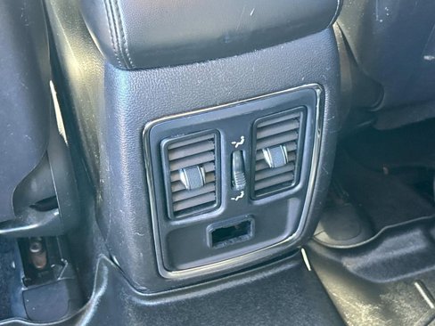 Used 2013 Jeep Grand Cherokee Laredo image 16