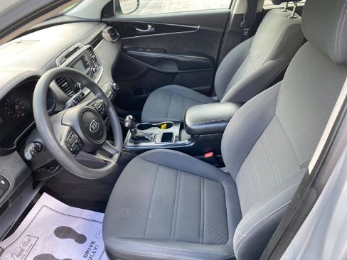 Used 2016 Kia Sorento LX image 6