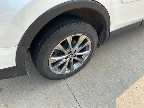 Used 2017 Toyota RAV4 Limited image 14