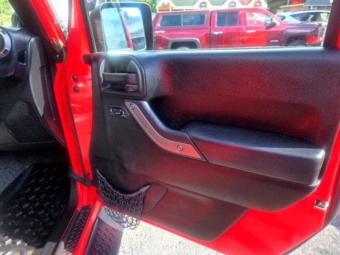 Used 2013 Jeep Wrangler Unlimited Sport image 45