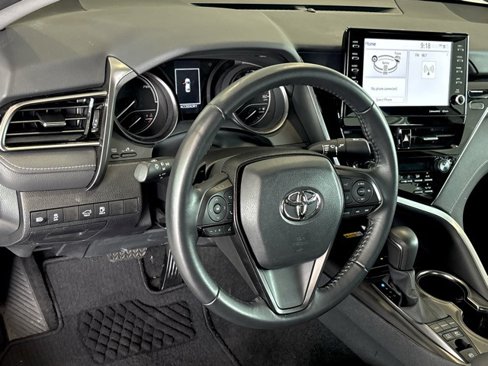 Used 2022 Toyota Camry SE image 10