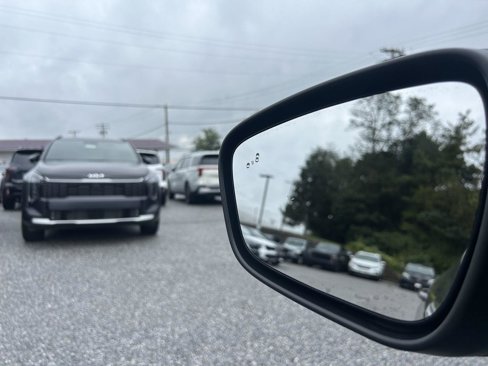 Used 2022 Ford Escape SE w/ SE Sport Appearance Package image 19