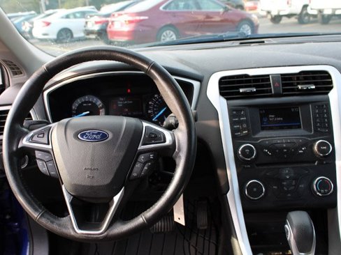 Used 2015 Ford Fusion SE w/ Equipment Group 201A image 10